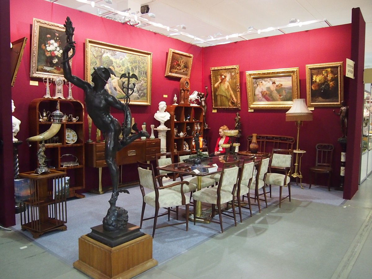 Продам антиквариат - СПб приглашает на выставку опытных коллекционеров и любителей