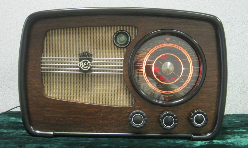 сетевой ламповый радиоприёмник "ВЭФ Супер М-557"
